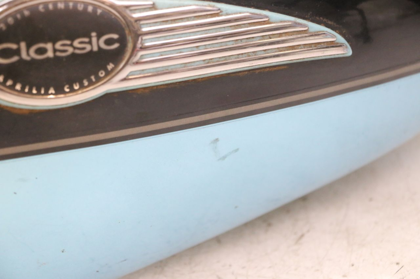 photo de RESERVOIR ESSENCE APRILIA CLASSIC 125 (1995 - 2001) - Zoom composants