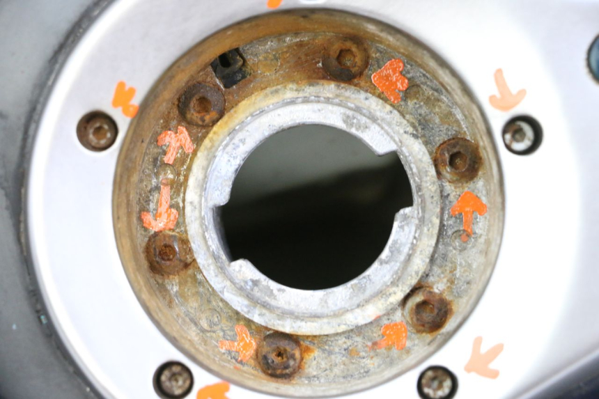 photo de RESERVOIR ESSENCE APRILIA CLASSIC 125 (1995 - 2001) - Détail de la pièce