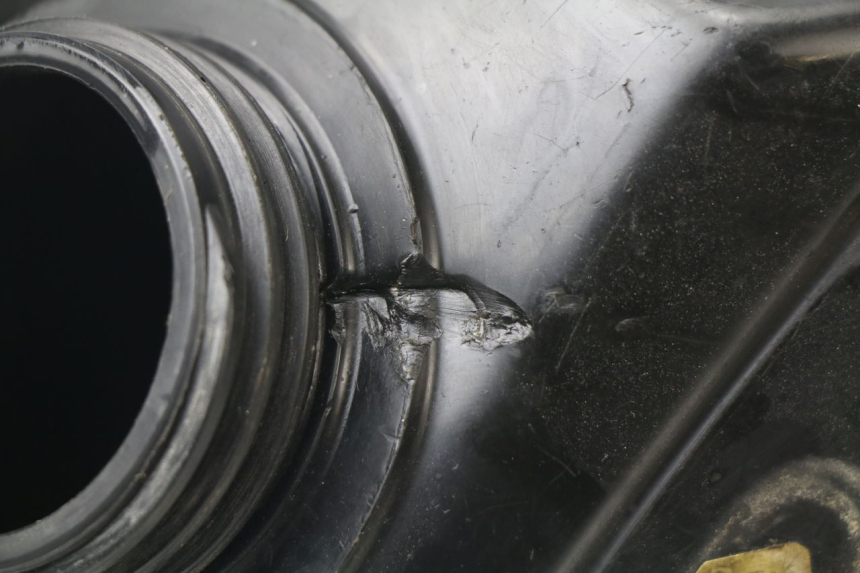 photo de RESERVOIR ESSENCE HONDA CRF CR-F 450 (2001 - 2005) - Détail de la pièce