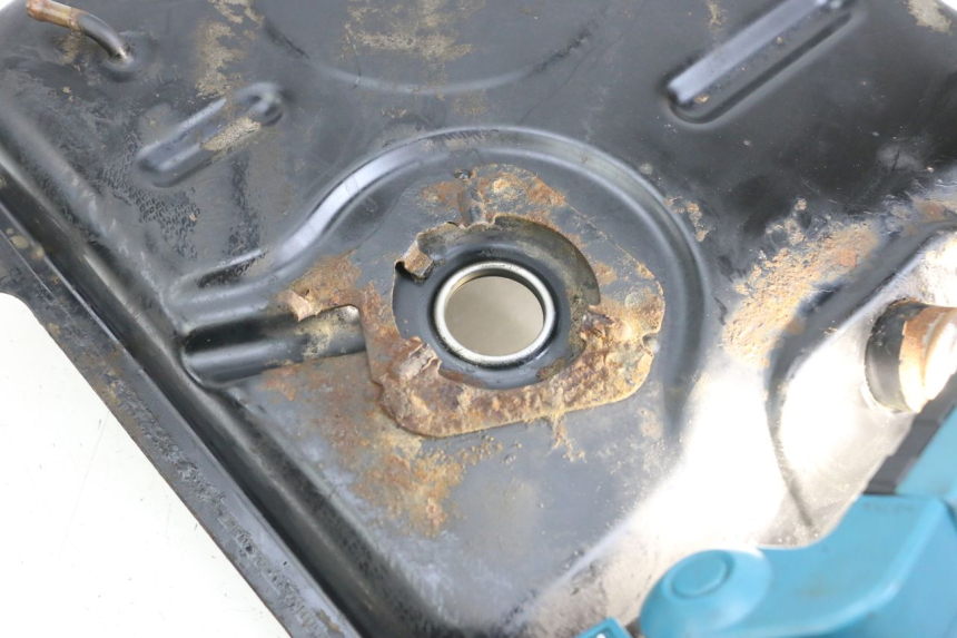 photo de RESERVOIR ESSENCE KYMCO DINK 4T 50 (2007 - 2018) - Autre angle de vue