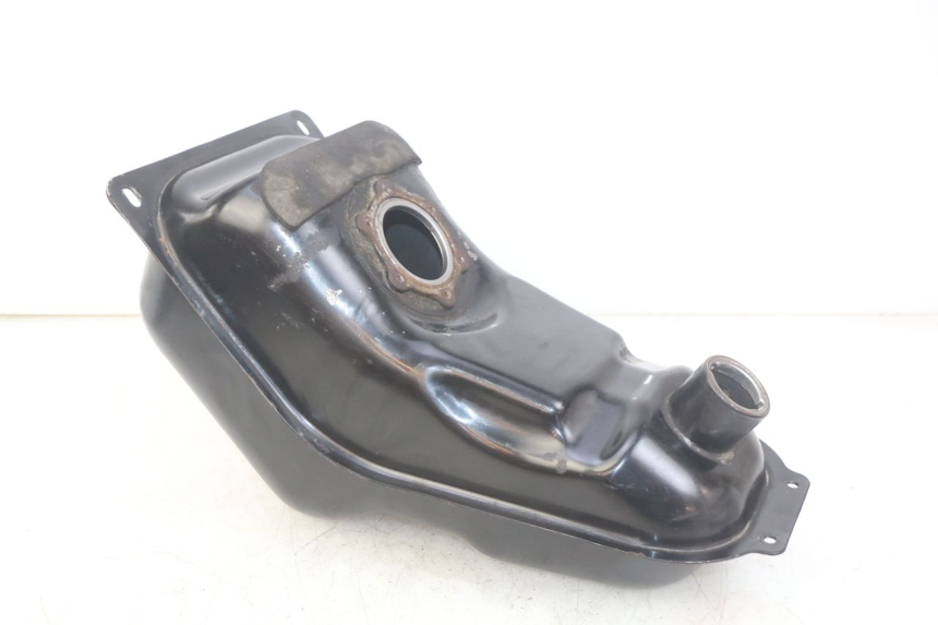 photo de RESERVOIR ESSENCE KYMCO DINK STREET 125 (2009 - 2014) - Gros plan technique