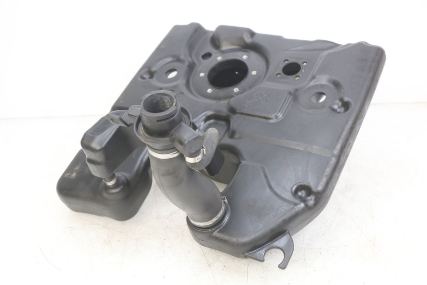 photo de RESERVOIR ESSENCE PEUGEOT DJANGO 4T 50 (2014 - 2019) - Vue principale