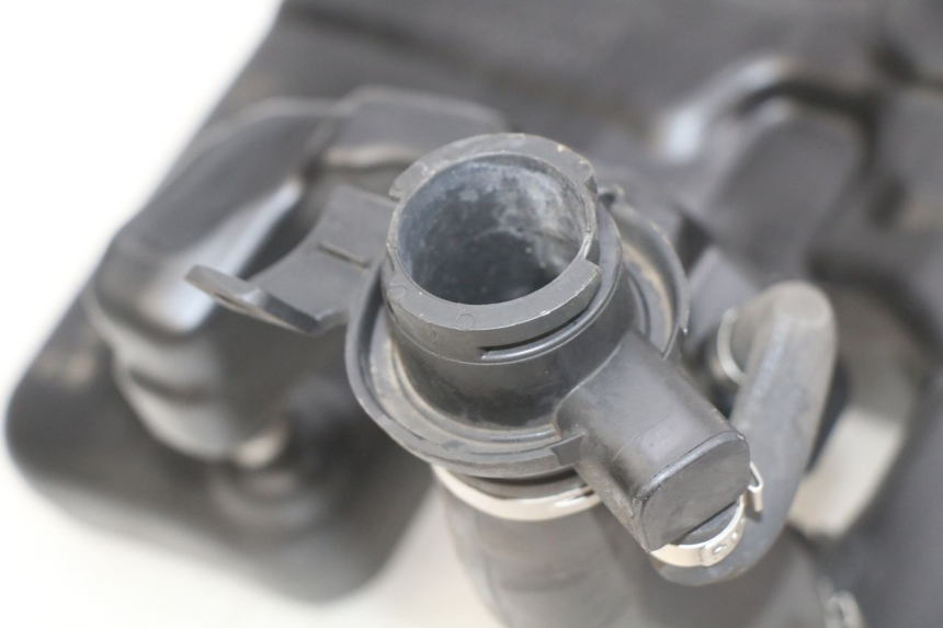 photo de RESERVOIR ESSENCE PEUGEOT DJANGO 4T 50 (2014 - 2019) - Autre angle de vue