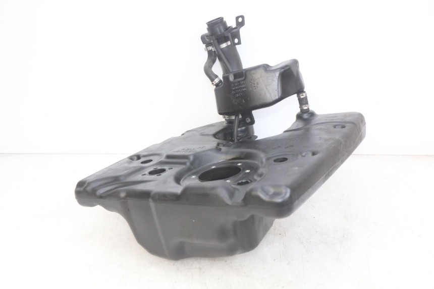 photo de RESERVOIR ESSENCE PEUGEOT DJANGO 4T 50 (2014 - 2019) - Vue d’ensemble