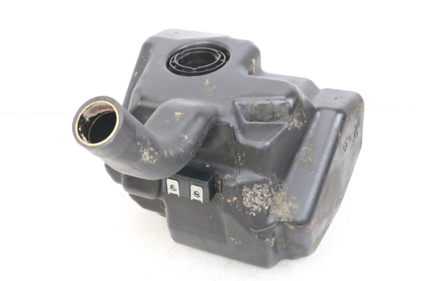 photo de RESERVOIR ESSENCE GILERA DNA 50 (2000 - 2007) - Gros plan technique