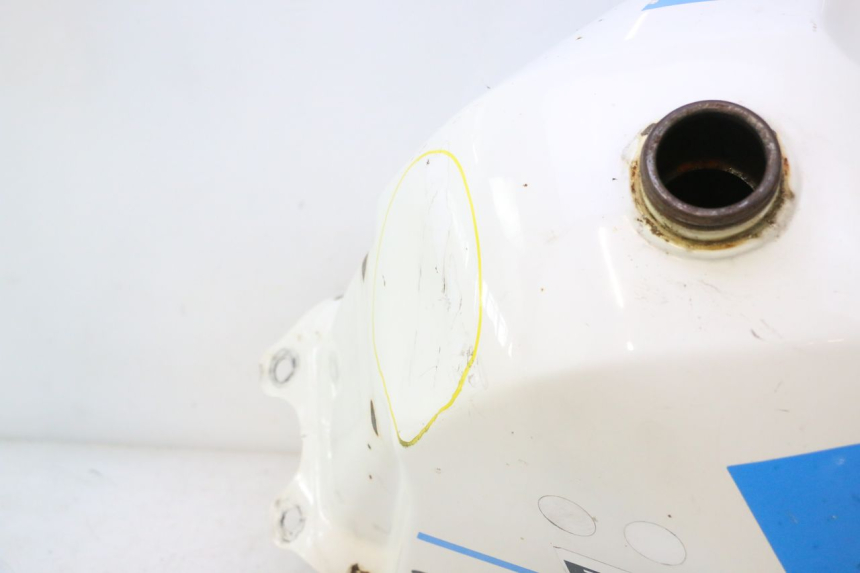 photo de RESERVOIR ESSENCE SUZUKI DR S 600 (1985 - 1989) - Détails caractéristiques