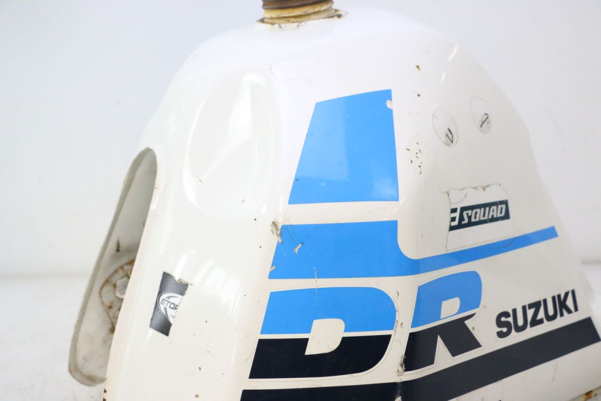 photo de RESERVOIR ESSENCE SUZUKI DR S 600 (1985 - 1989) - Détail de la pièce