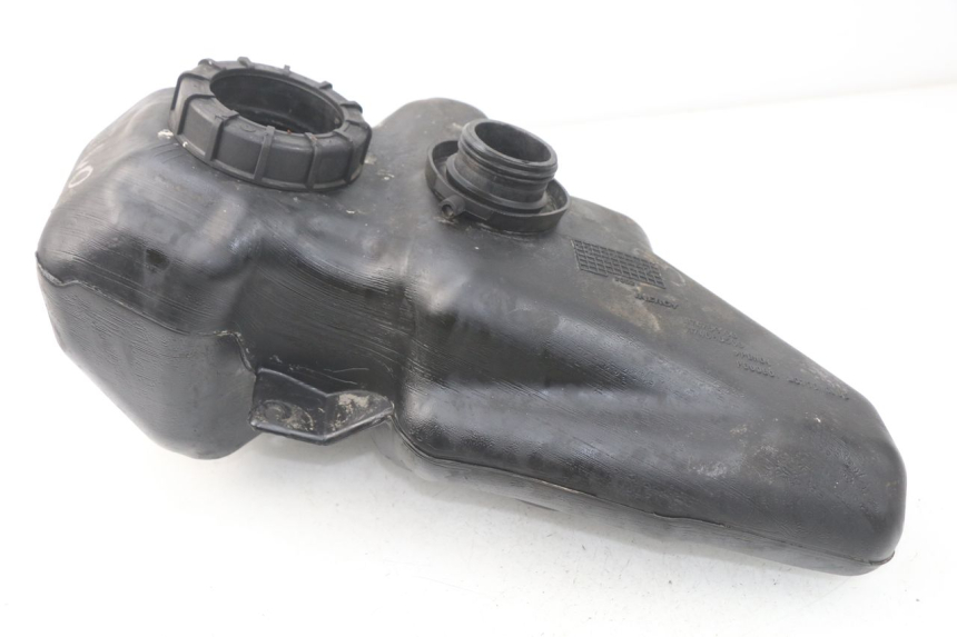 photo de RESERVOIR ESSENCE PEUGEOT ELYSTAR 125 (2002 - 2007) - Autre angle de vue