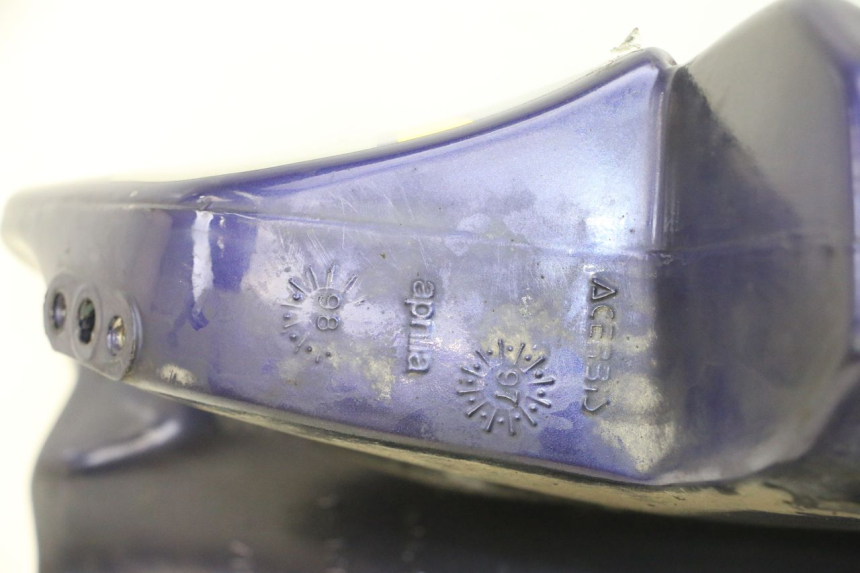 photo de RESERVOIR ESSENCE APRILIA ETX 125 (1998 - 2002) - Gros plan technique