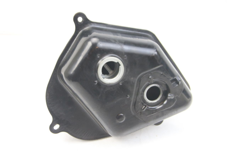 photo de RESERVOIR ESSENCE JM MOTORS EVOLIS 4T 50 (2018 - 2022) - Points de fixation