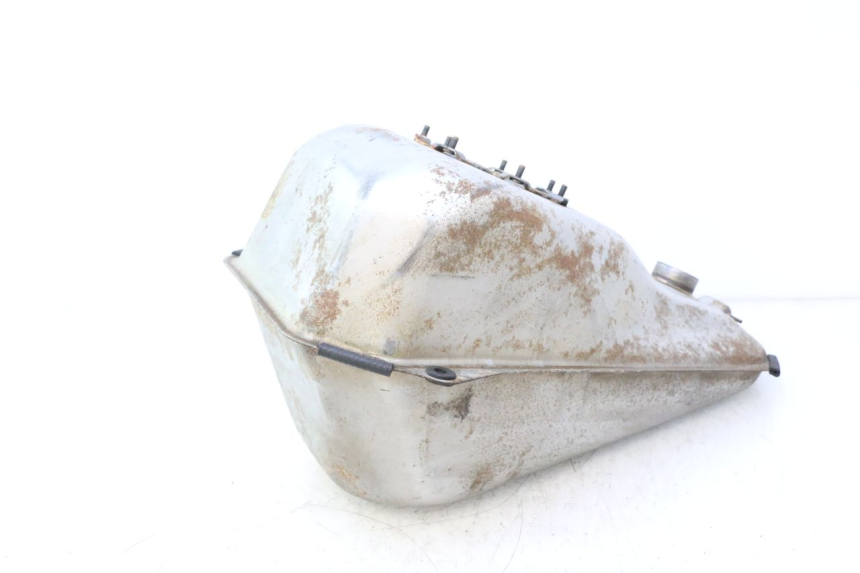 photo de RESERVOIR ESSENCE HONDA FJS SILVER WING SILVERWING 400 (2005 - 2008) - Détails caractéristiques