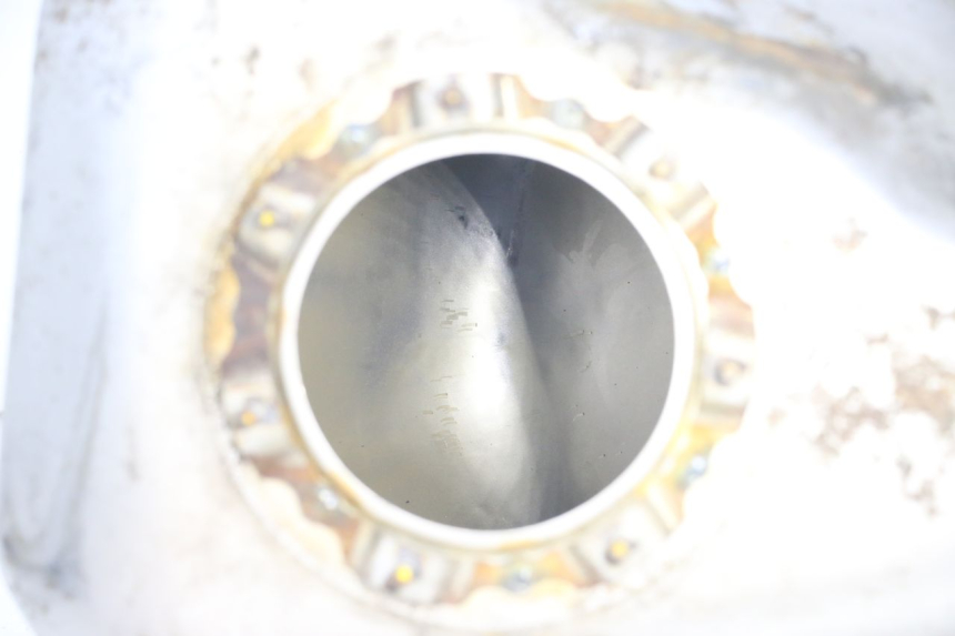 photo de RESERVOIR ESSENCE HONDA FJS SILVERWING SILVER WING 600 (2001 - 2010) - Zoom état d’usage