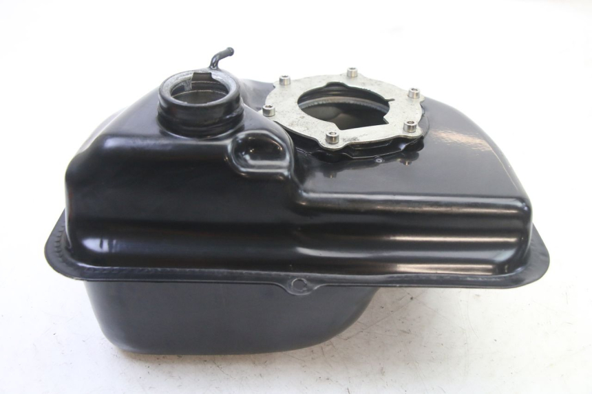 photo de RESERVOIR ESSENCE VENESI FLY RETRO 4T 50 (2020 - 2025) - Gros plan technique