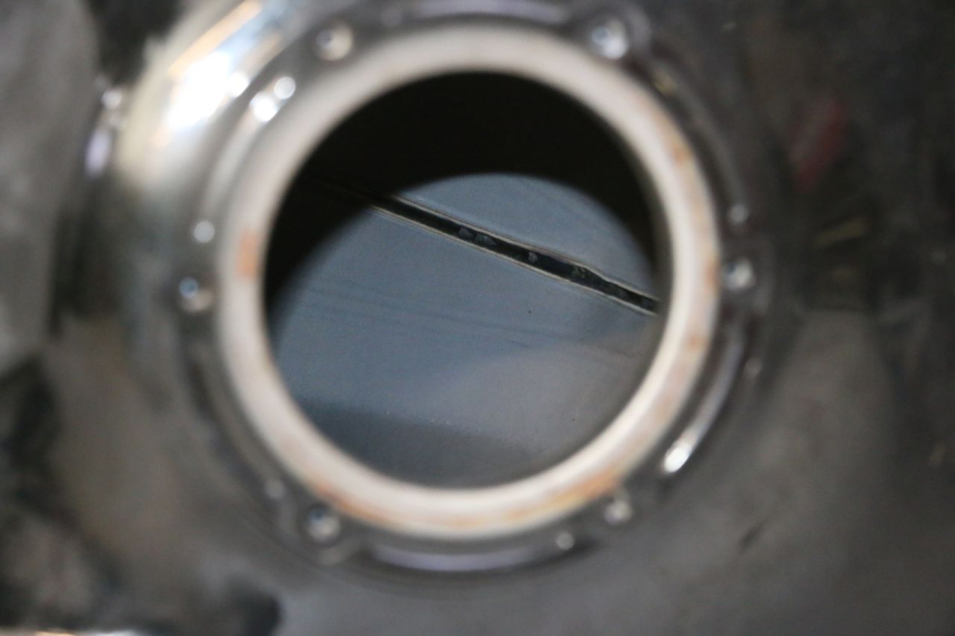 photo de RESERVOIR ESSENCE YAMAHA FZ6 FAZER S2 600 (2007 - 2011) - Détail de la pièce