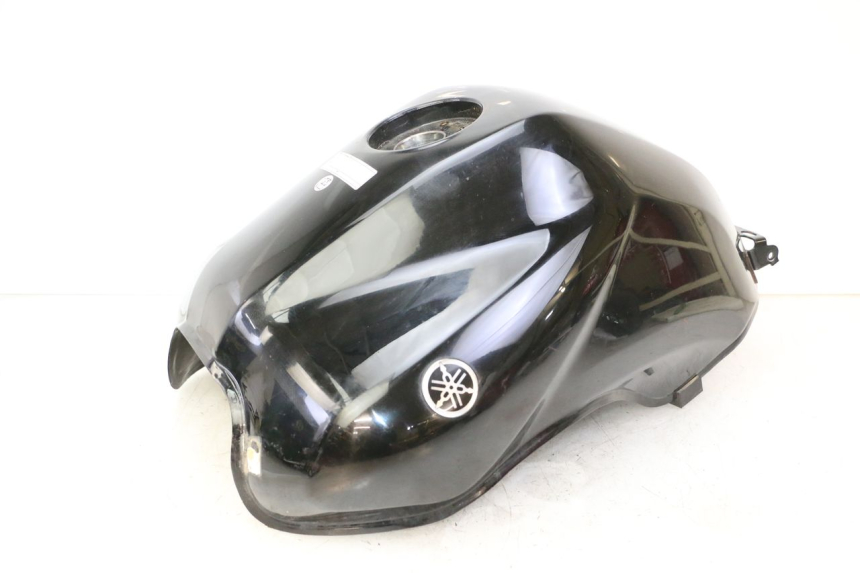 photo de RESERVOIR ESSENCE YAMAHA FZ6 FAZER S2 600 (2007 - 2011) - Gros plan technique