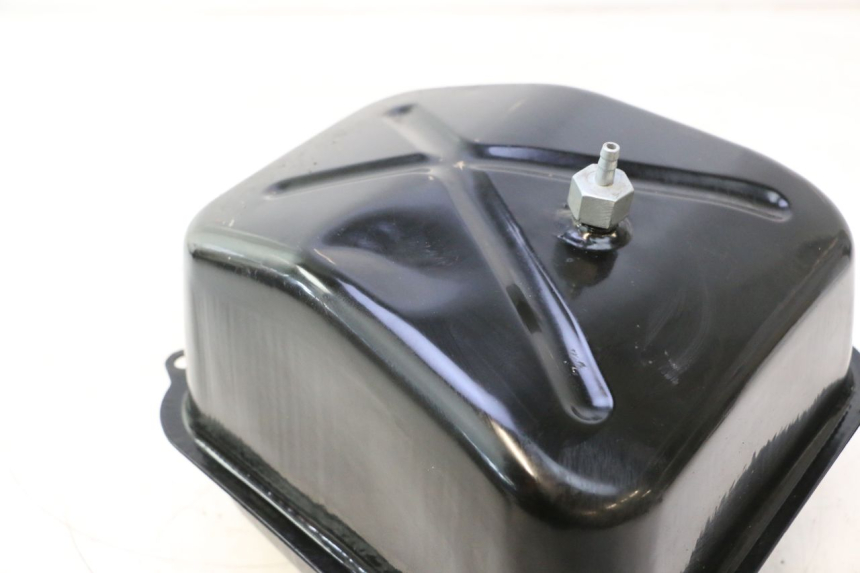 photo de RESERVOIR ESSENCE VASTRO GP 2T 50 (2013 - 2017) - Gros plan technique