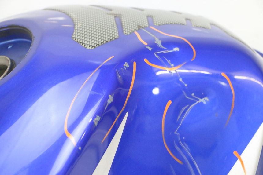 photo de RESERVOIR ESSENCE SUZUKI GS GSE 500 (2001 - 2003) - Gros plan technique