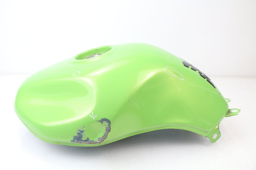 photo de RESERVOIR ESSENCE SUZUKI GSF N BANDIT 600 (1996 - 1999) - Vue rapprochée