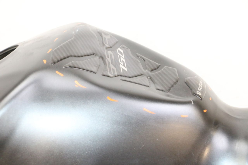 photo de RESERVOIR ESSENCE SUZUKI GSR 750 (2011 - 2017) - Détails caractéristiques
