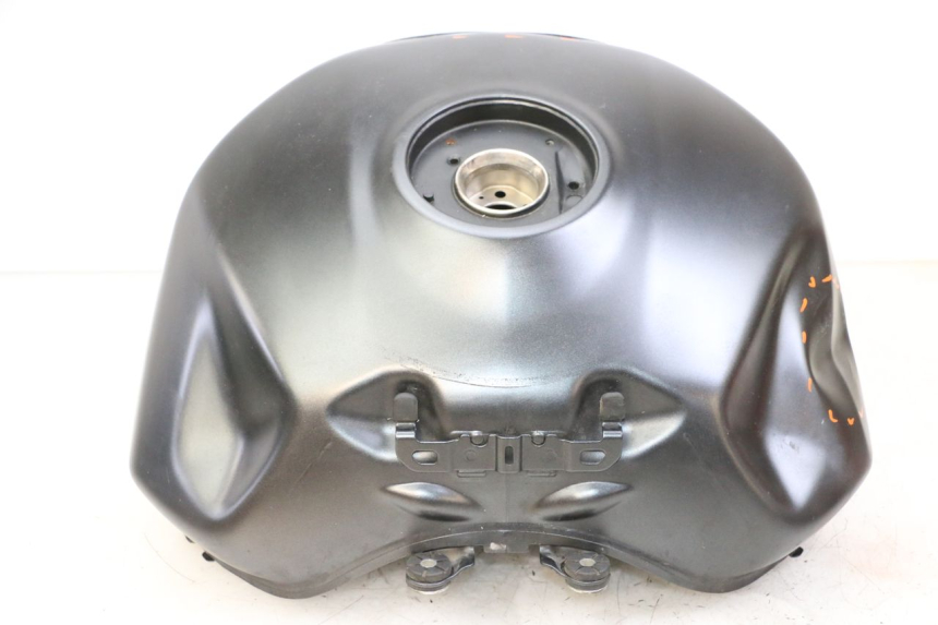 photo de RESERVOIR ESSENCE SUZUKI GSR 750 (2011 - 2017) - Angle alternatif