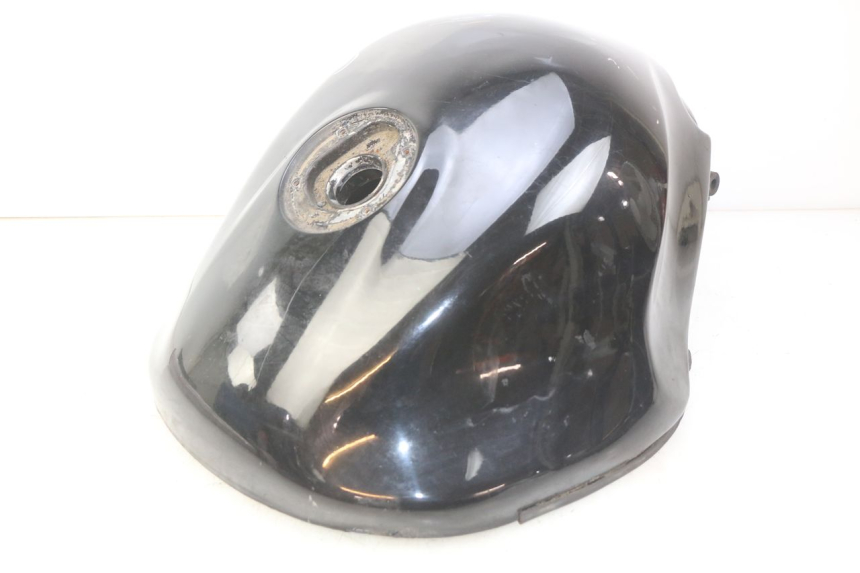 photo de RESERVOIR ESSENCE SUZUKI GSX-F GSX  F 1100 (1988 - 1994) - Détails caractéristiques