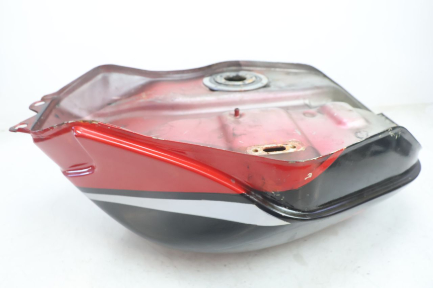 photo de RESERVOIR ESSENCE SUZUKI GSX F GSXF 750 (1988 - 1998) - Focus structure