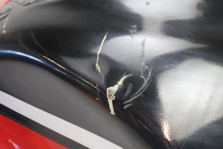 photo de RESERVOIR ESSENCE SUZUKI GSX F GSXF 750 (1988 - 1998) - État de surface