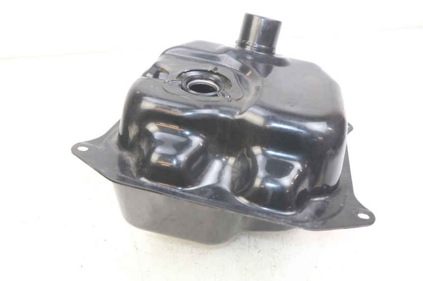 photo de RESERVOIR ESSENCE EUROCKA GTR 50 (2007 - 2017) - Gros plan technique