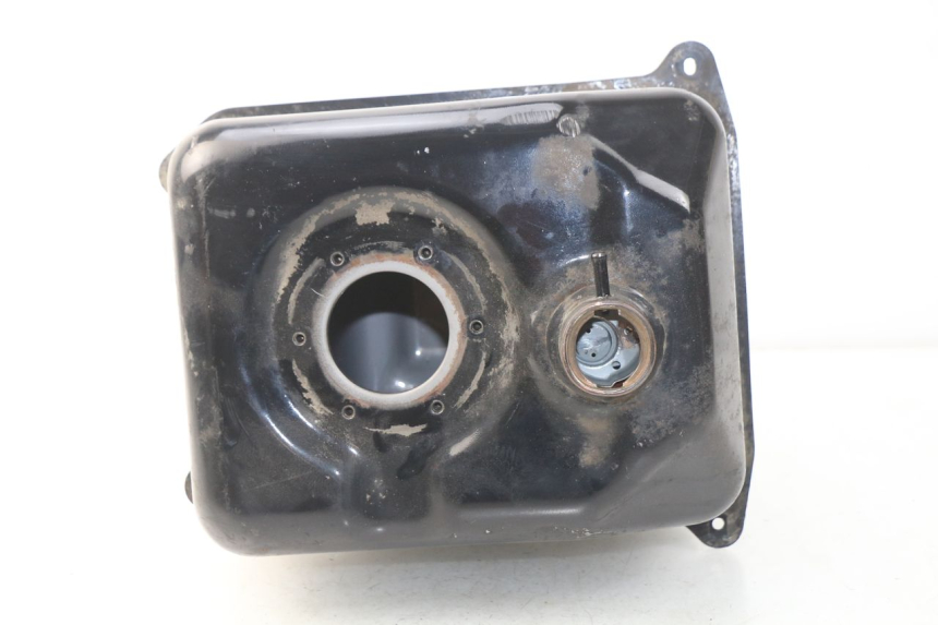 photo de RESERVOIR ESSENCE SYM GTS EFI ABS 125 (2012 - 2016) - Gros plan technique