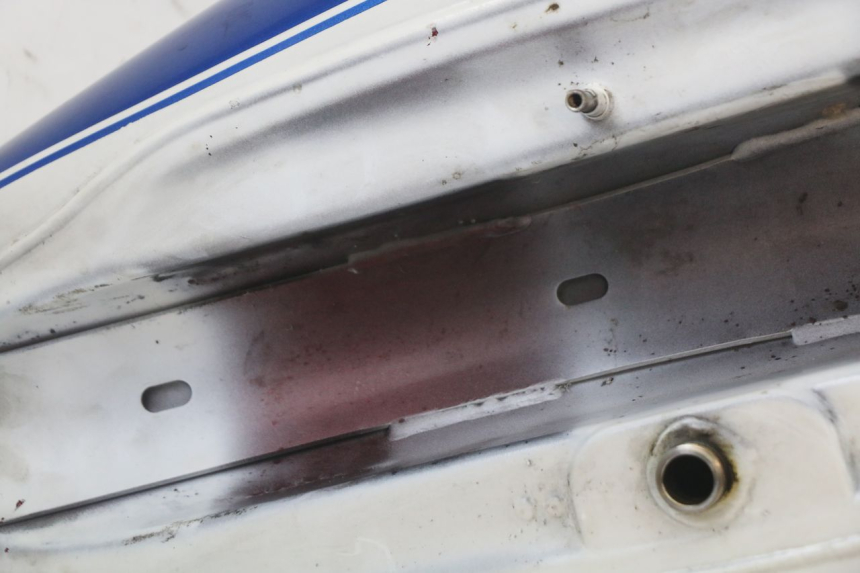 photo de RESERVOIR ESSENCE HARLEY DAVIDSON SPORTSTER XL CUSTOM 883 (1999 - 2006) - Photo complémentaire