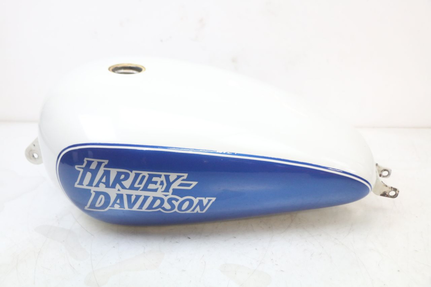photo de RESERVOIR ESSENCE HARLEY DAVIDSON SPORTSTER XL CUSTOM 883 (1999 - 2006) - Vue d’ensemble