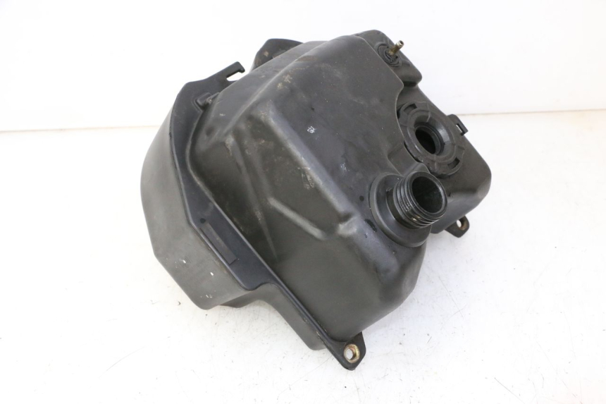 photo de RESERVOIR ESSENCE DAELIM HISTORY 125 (2001 - 2002) - Gros plan technique