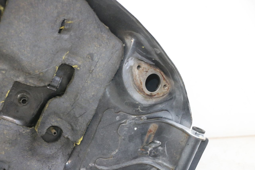 photo de RESERVOIR ESSENCE HONDA CBR F 1000 (1993 - 1996) - Zoom état d’usage