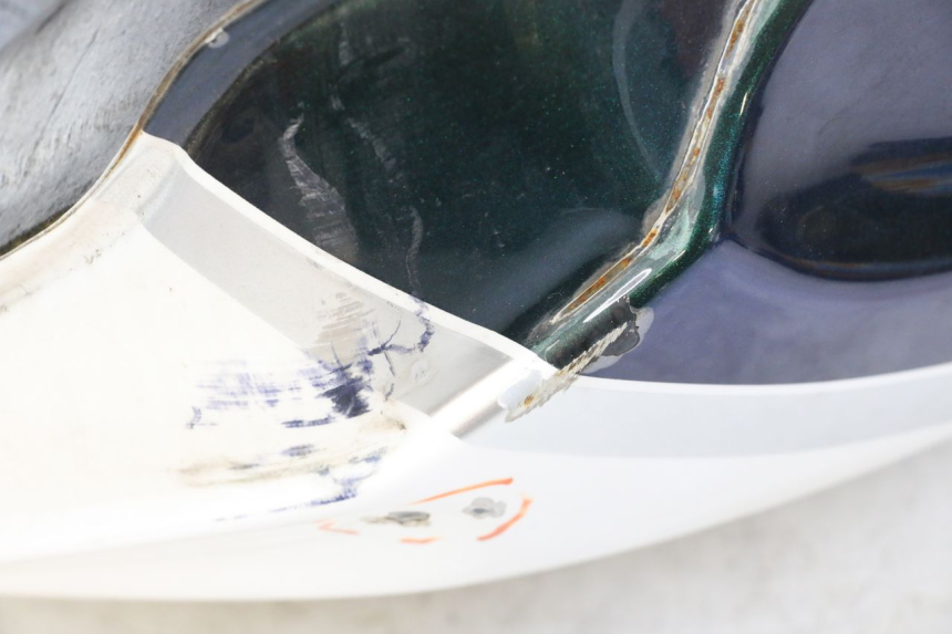 photo de RESERVOIR ESSENCE HONDA CBR F 1000 (1993 - 1996) - Gros plan technique