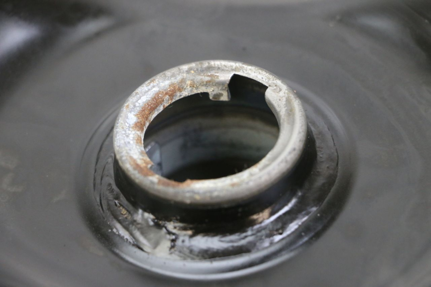 photo de RESERVOIR ESSENCE HONDA SH i 300 (2015 - 2020) - Points de fixation