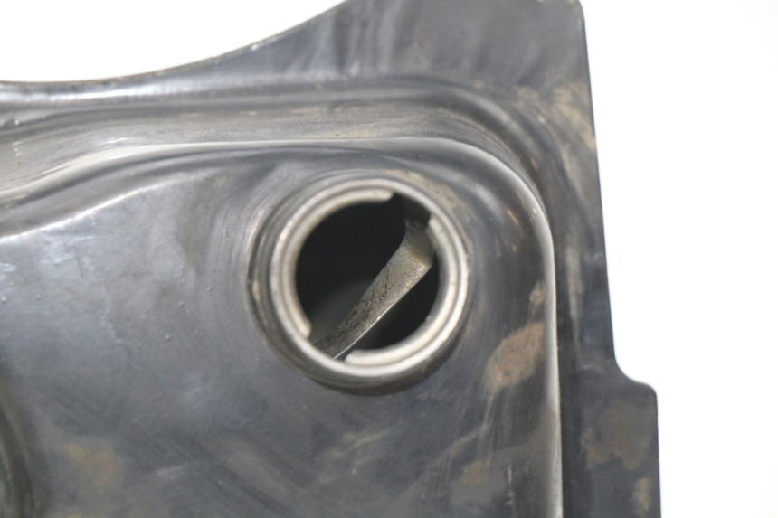 photo de RESERVOIR ESSENCE HAOTIAN HT125T-2 125 - Gros plan technique