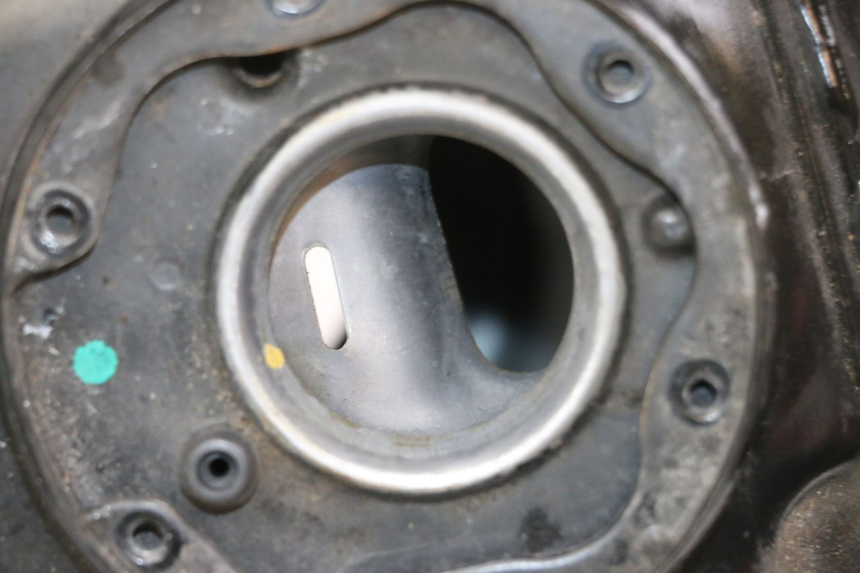 photo de RESERVOIR ESSENCE HUSQVARNA SVARTPILEN 401 (2018 - 2023) - Zoom état d’usage