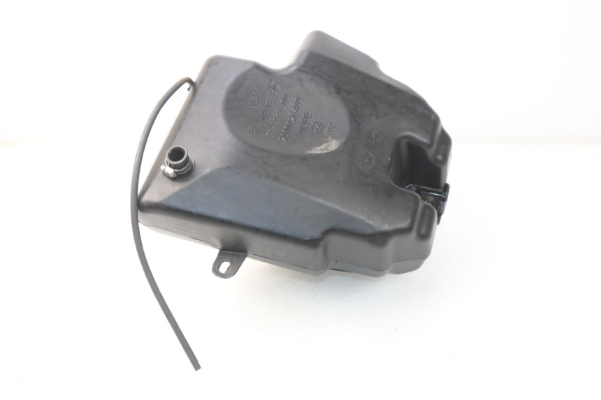 photo de RESERVOIR ESSENCE PEUGEOT KISBEE 2T 50 (2010 - 2017) - Détail de la pièce