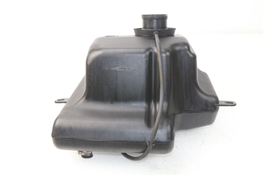 photo de RESERVOIR ESSENCE PEUGEOT KISBEE 2T 50 (2010 - 2017) - Autre angle de vue