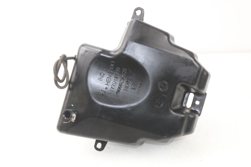 photo de RESERVOIR ESSENCE PEUGEOT KISBEE 2T 50 (2010 - 2017) - Zoom état d’usage