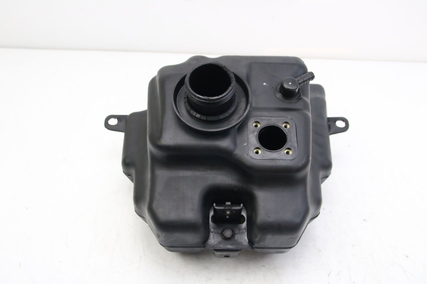 photo de RESERVOIR ESSENCE PEUGEOT KISBEE 2T 50 (2018 - 2022) - Autre angle de vue