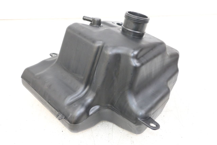 photo de RESERVOIR ESSENCE PEUGEOT KISBEE 2T 50 (2018 - 2022) - Vue principale