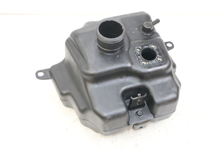 photo de RESERVOIR ESSENCE PEUGEOT KISBEE 2T 50 (2018 - 2022) - Autre angle de vue