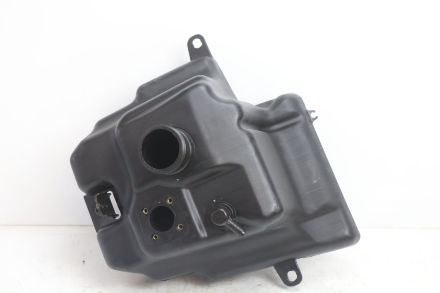 photo de RESERVOIR ESSENCE PEUGEOT KISBEE 2T 50 (2018 - 2022) - Vue principale
