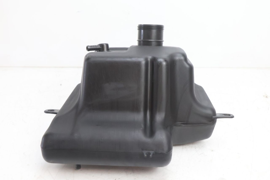 photo de RESERVOIR ESSENCE PEUGEOT KISBEE 2T 50 (2018 - 2022) - Autre angle de vue