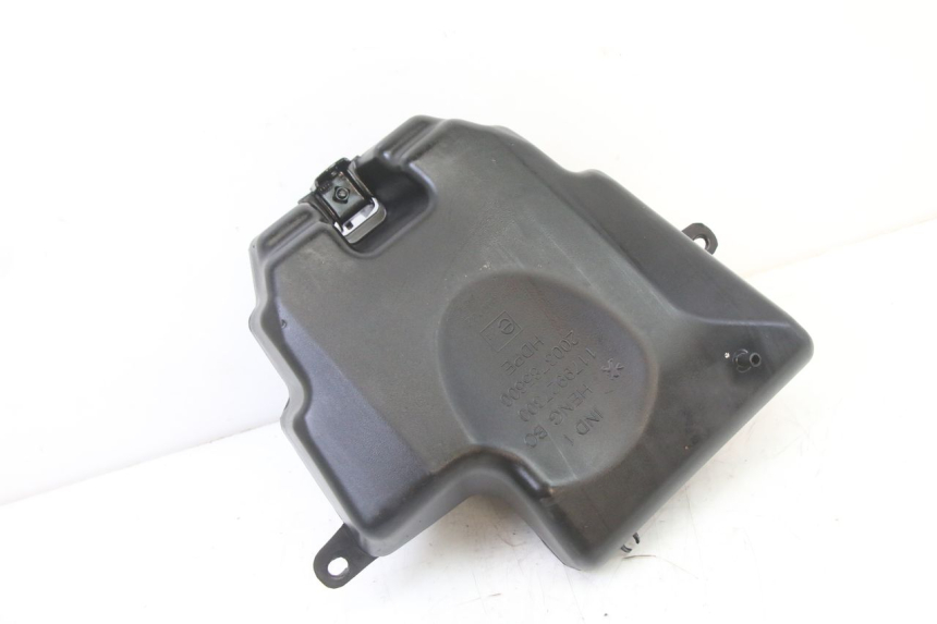 photo de RESERVOIR ESSENCE PEUGEOT KISBEE 4T 50 (2018 - 2022) - Gros plan technique