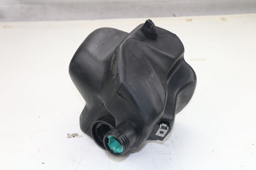 photo de RESERVOIR ESSENCE PIAGGIO LIBERTY 2T 50 (2009 - 2013) - Détail de la pièce