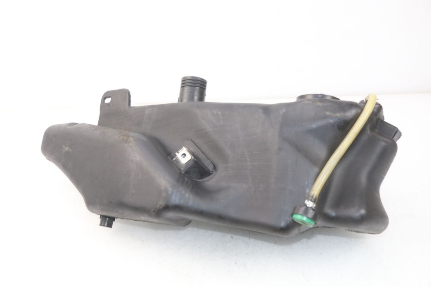 photo de RESERVOIR ESSENCE PIAGGIO LIBERTY 4T 50 (2009 - 2015) - Autre angle de vue