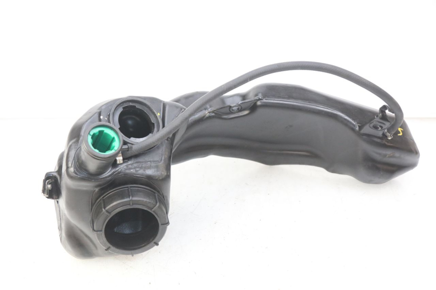 photo de RESERVOIR ESSENCE PIAGGIO LIBERTY IGET S 125 (2016 - 2020) - Gros plan technique