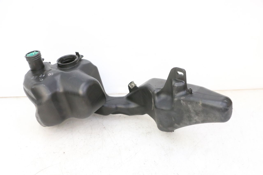 photo de RESERVOIR ESSENCE PIAGGIO LIBERTY 125 (1998 - 2008) - Autre angle de vue